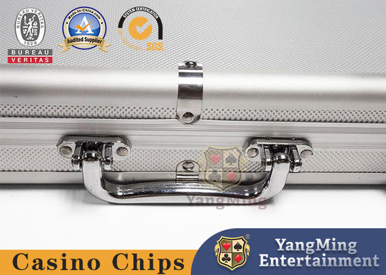Poker super Chip Set Texas Hold del casinò degli accessori tenuti in mano del gioco loro cassa di alluminio d'argento delle carte