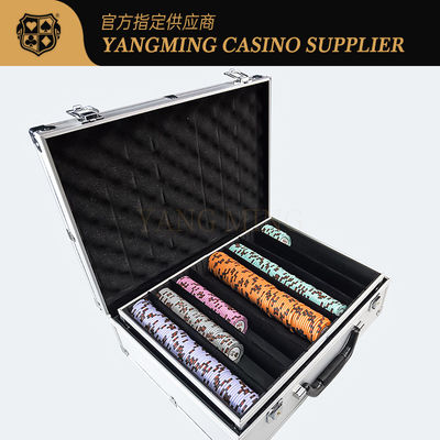 Texas Hold'em Cassa con chip in alluminio bianco e argento Cassa con chip in alluminio bianco e argento Cassa con chip in alluminio bianco e argento in alluminio